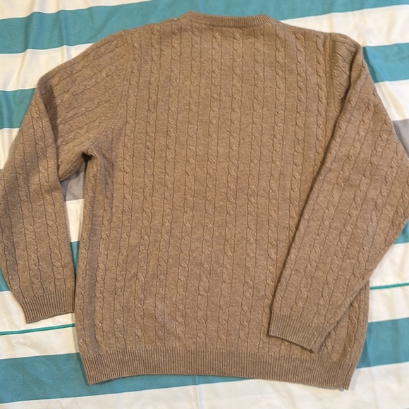 🍀🍀SALE🍀🍀. EUC Men’s Brooks Brother’s cable knit sweater, 100% cashmere, XL - Picture 4 of 6